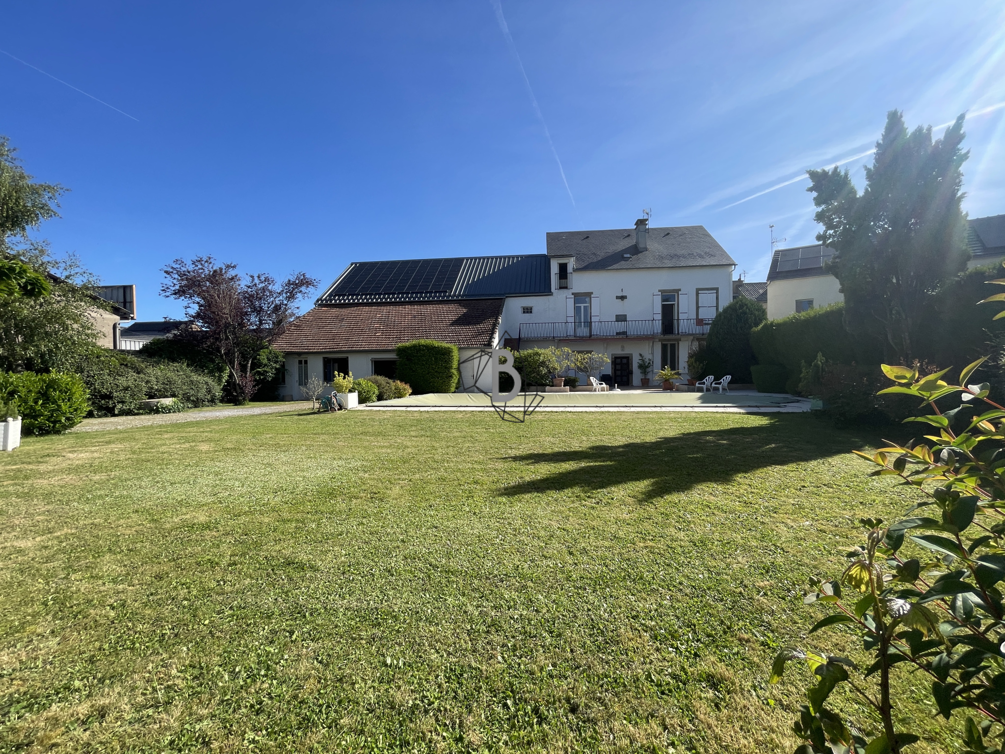 Maison T8 avec piscine - REQUISTA